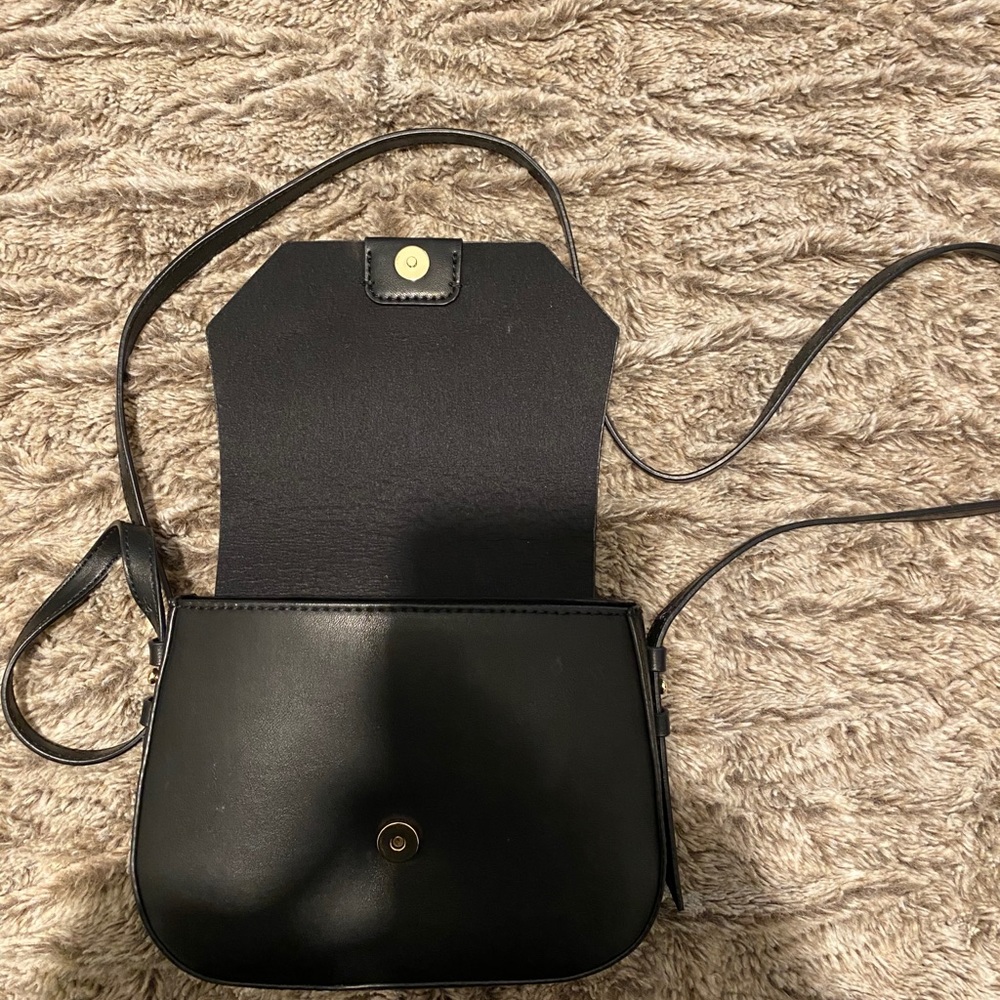 Call it Spring purse - Picture 3 of 3